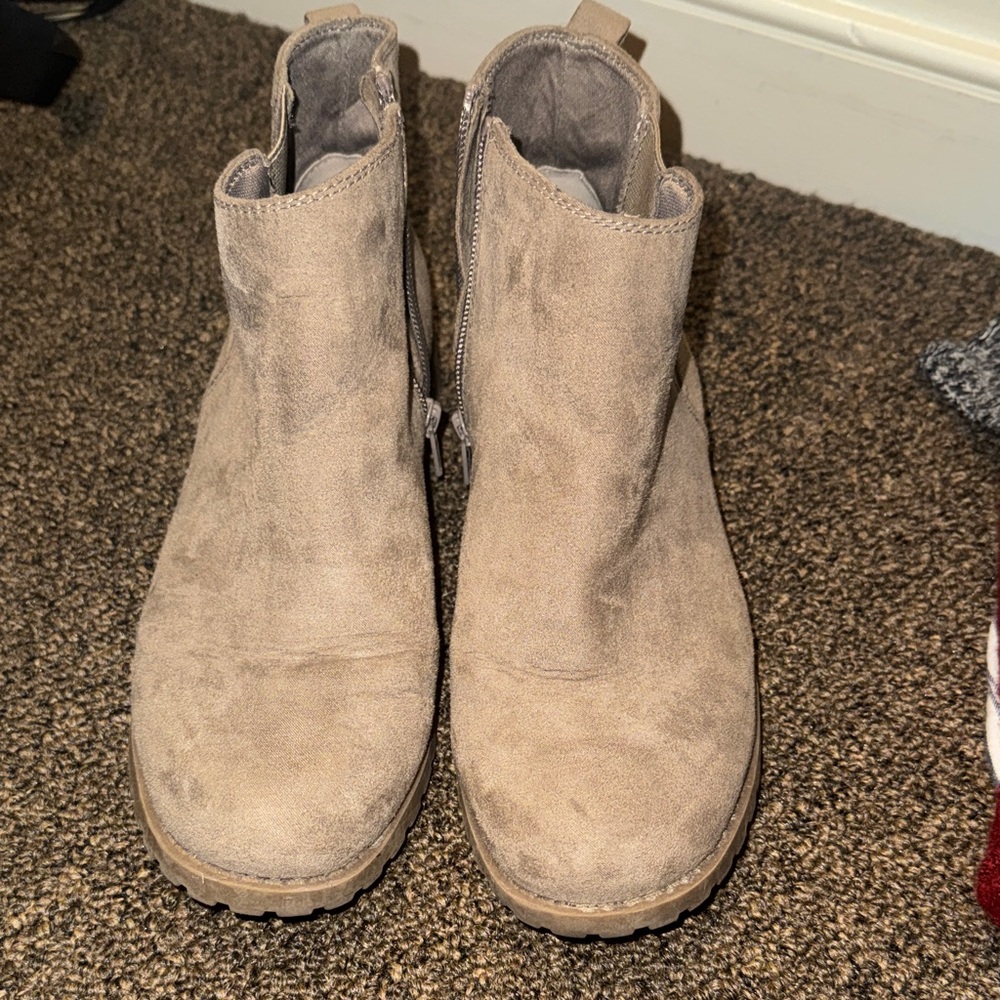 Sonoma Beige Suede Ankle Boots